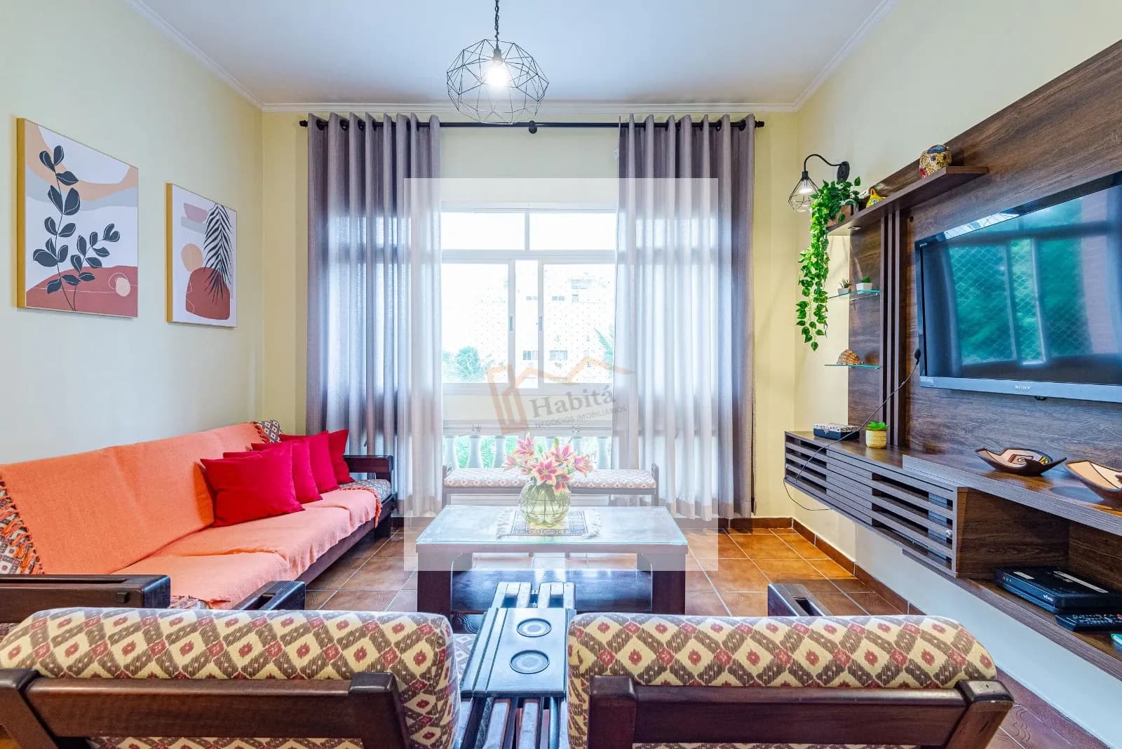 Amplo apartamento 3 dormitórios 200 m da praia da Enseada